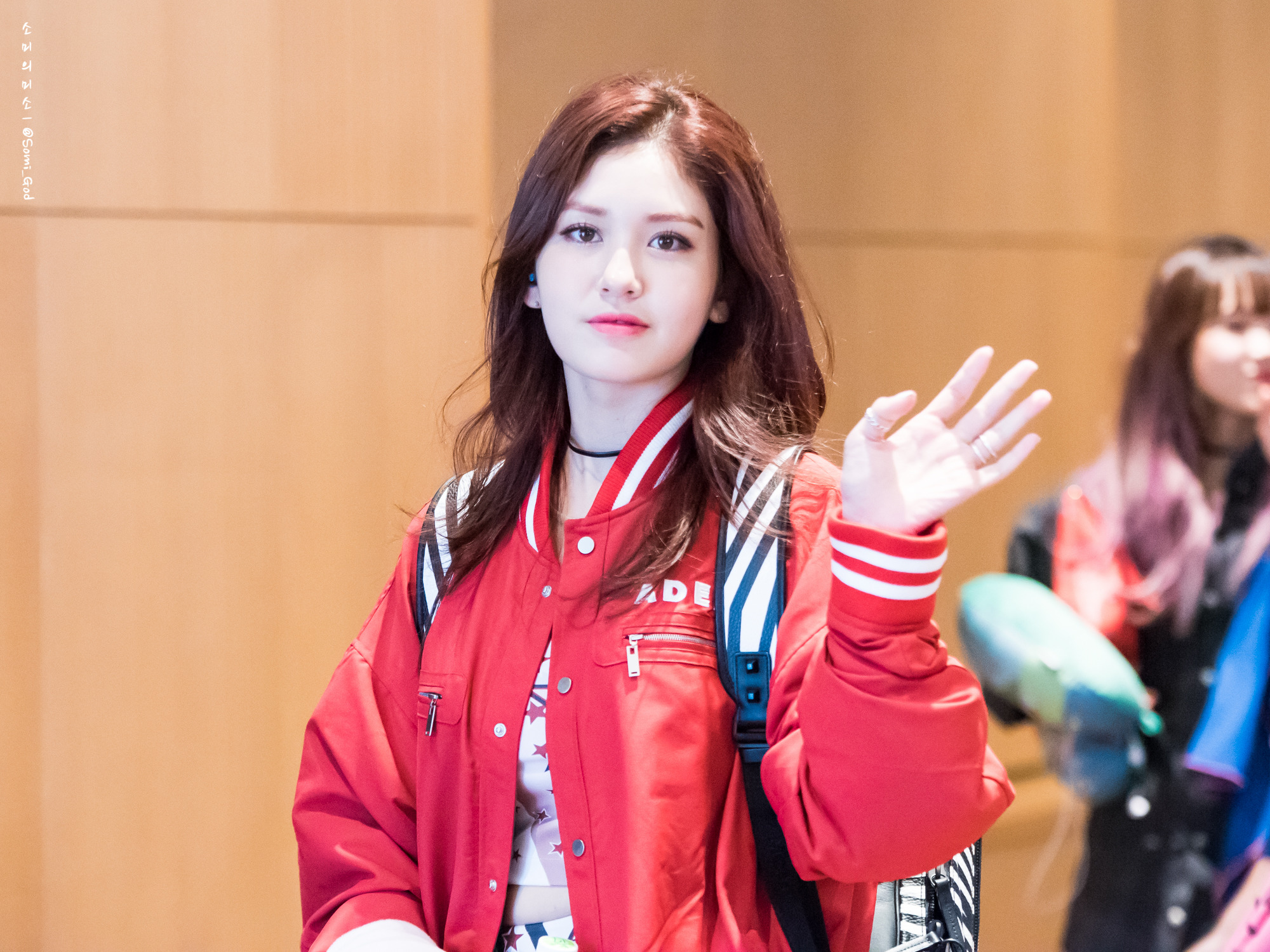 Jeon somi fast. Jeon Somi на сцене. Jeon Somi блондинка. Jeon somidumb dumb. Jeon Somi горячее.